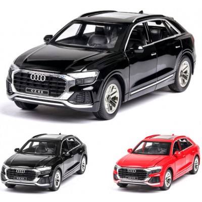 1:24 Audi Q8 die cast car model toy for kids 19cm pull back alloy car toy With Sound/Light